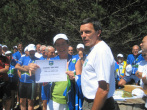 Uschi re�oit son dipl�me de 500 cols
