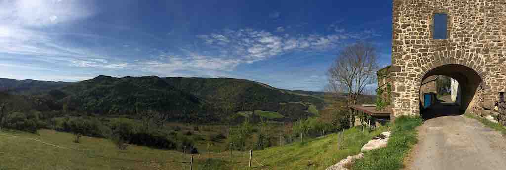 V1 - le hameau d'Algues (photo Guy Cambessedes)